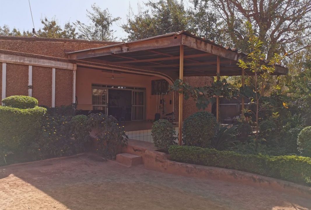 Burkina villa rouge 0643271434