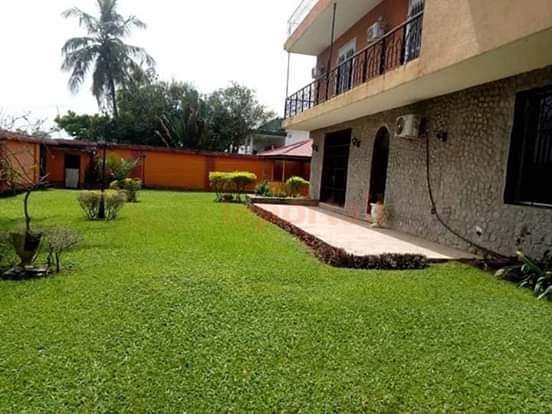 Superbe villa duplex à vendre à Cocody Mermoz , Abidjan