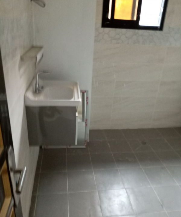 A.P à louer Abidjan 47027822 toilette