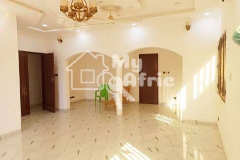 UN MAGNIFIQUE DUPLEX DE TYPE F9 EN LOCATION A OUAGADOUGOU QUARTIER BONHEUR VILLE  (10)