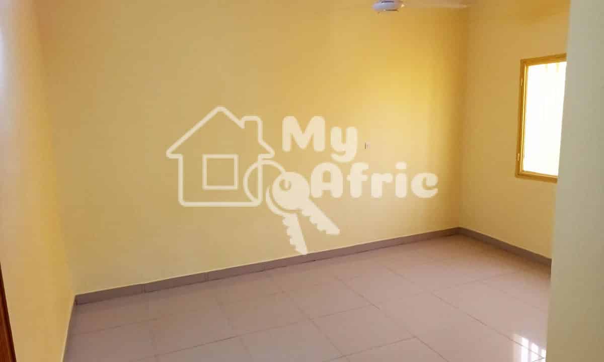 UNE BELLE VILLA DE TYPE F4 EN LOCATION A OUAGADOUGOU QUARTIER SAABA  (4)