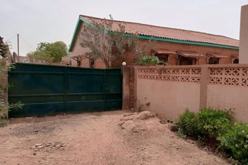 UNE BELLE VILLA DE TYPE F4 EN LOCATION A OUAGADOUGOU QUARTIER SOMGANDE