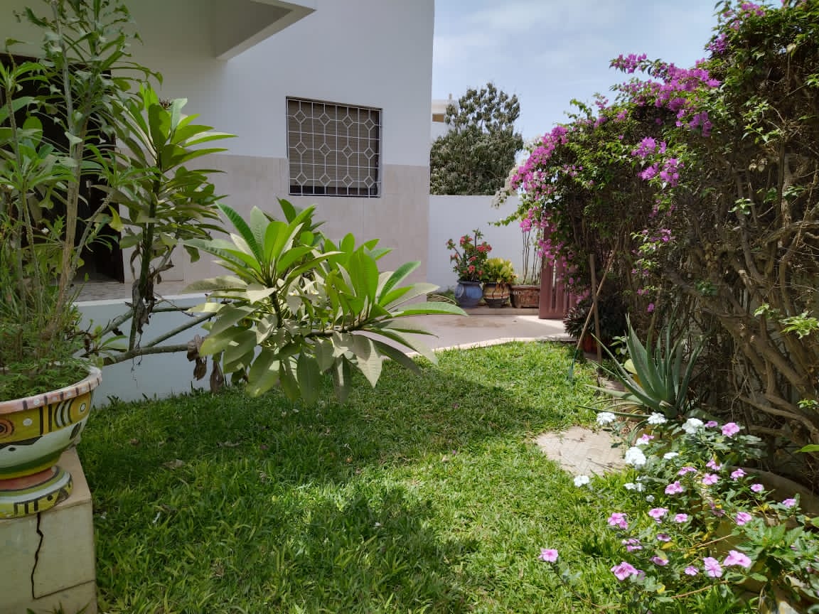 Appartement RDC avec jardin privé à Louer à Dakar Fann Residence