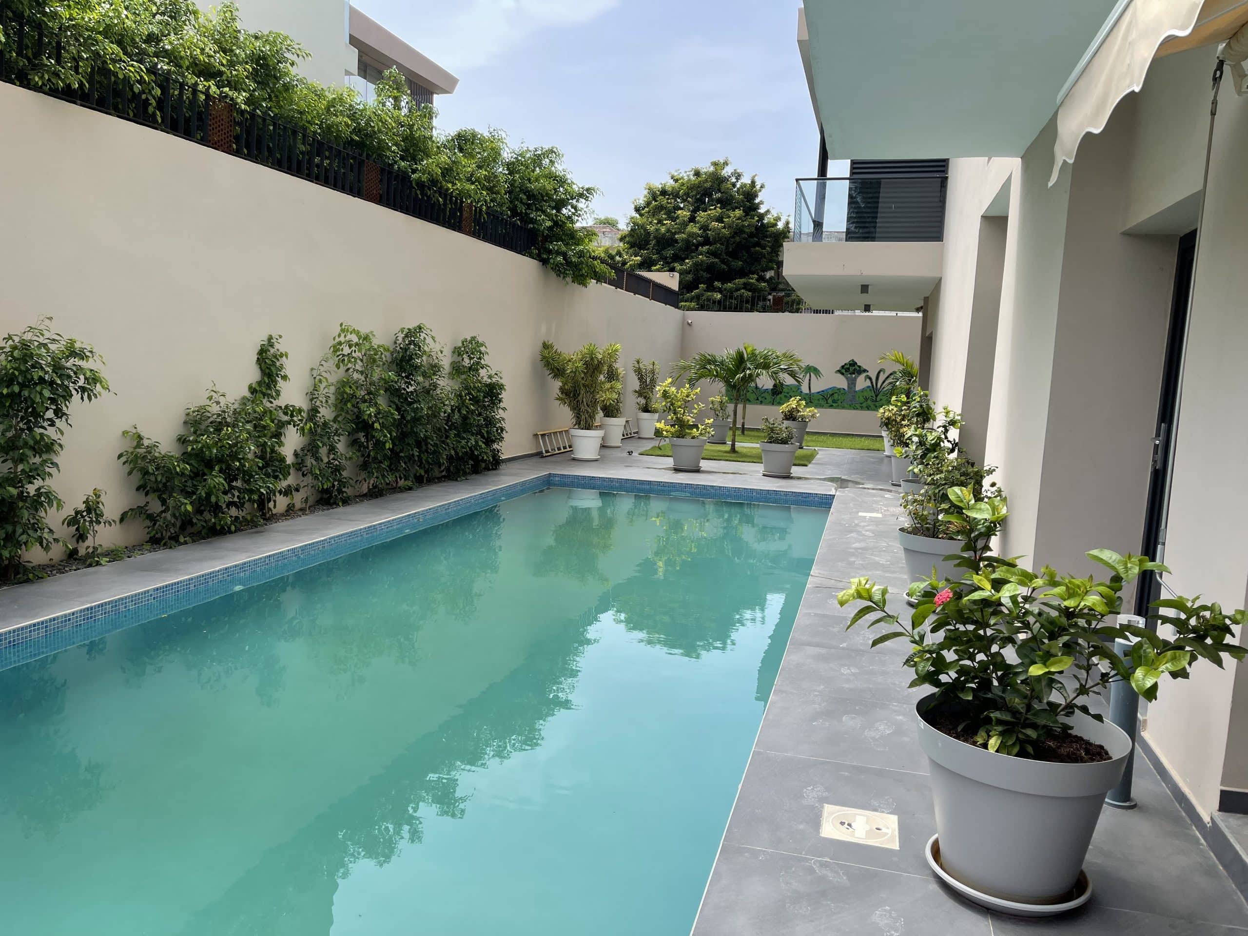 Villa à Louer avec piscine et jardin à Dakar FannResidence