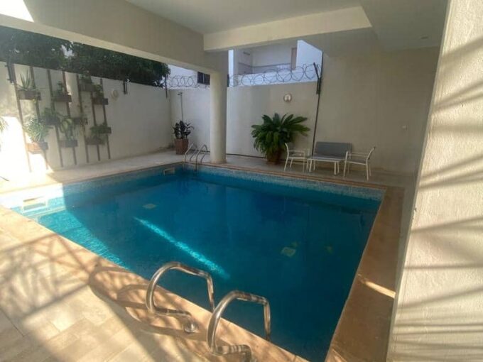 Duplex avec piscine a louer Point E