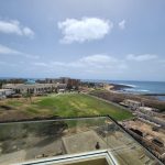 Vue panoramique sur la côte depuis l'appartement aux Almadies